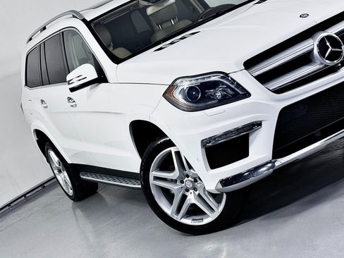 Used 2014 Mercedes-Benz GL 550 4MATIC image 4