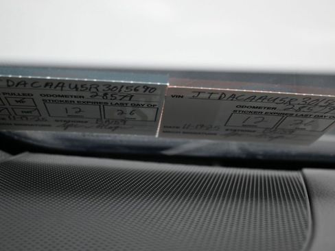 Used 2024 Toyota Prius XLE image 10