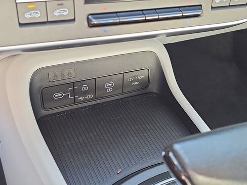 Used 2024 Hyundai Kona SEL FWD image 25