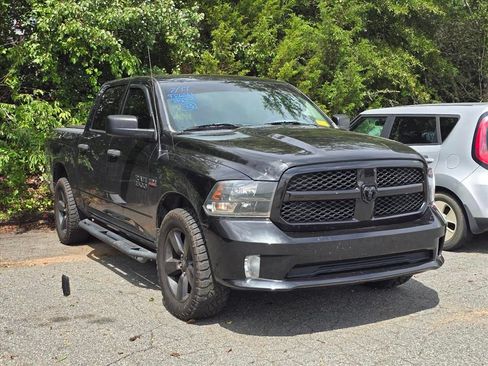 Used 2017 RAM 1500 Express w/ Black Ram 1500 Express Group AWD/4WD image 9
