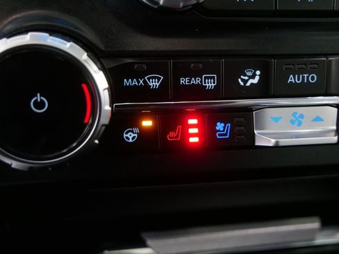 Used 2025 Ford F250 Lariat w/ Chrome Package image 27