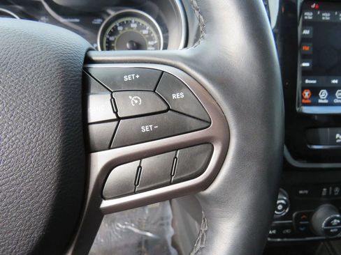 Used 2020 Jeep Cherokee Limited image 17