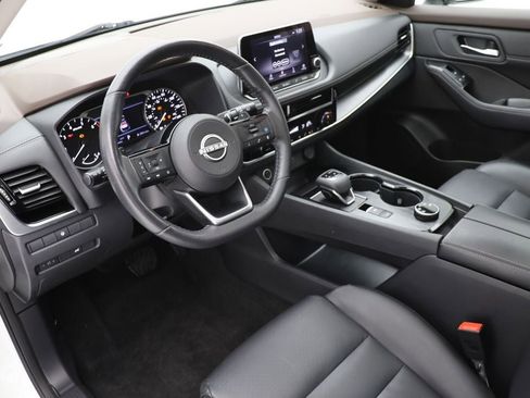 Used 2023 Nissan Rogue SV w/ SV Premium Package image 14