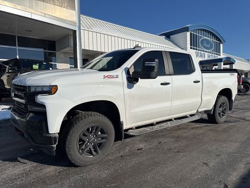 Used 2022 Chevrolet Silverado 1500 LT Trail Boss image 2