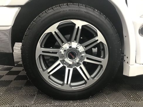 Used 2020 GMC Savana 2500 Extended w/ Enhanced Convenience Package image 15