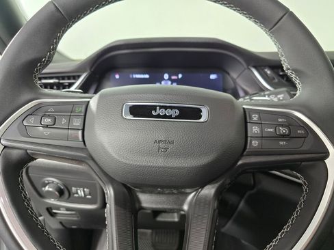 New 2025 Jeep Grand Cherokee Laredo image 19