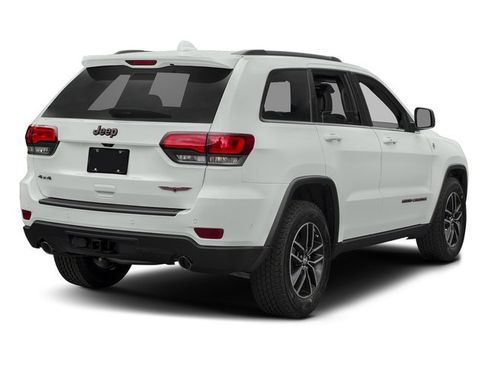 Used 2017 Jeep Grand Cherokee Trailhawk AWD/4WD image 2