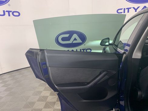 Used 2022 Tesla Model Y Performance image 31