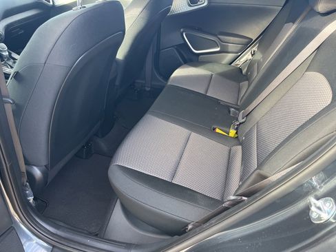 Certified 2025 Kia Soul LX w/ LX Technology Package image 11