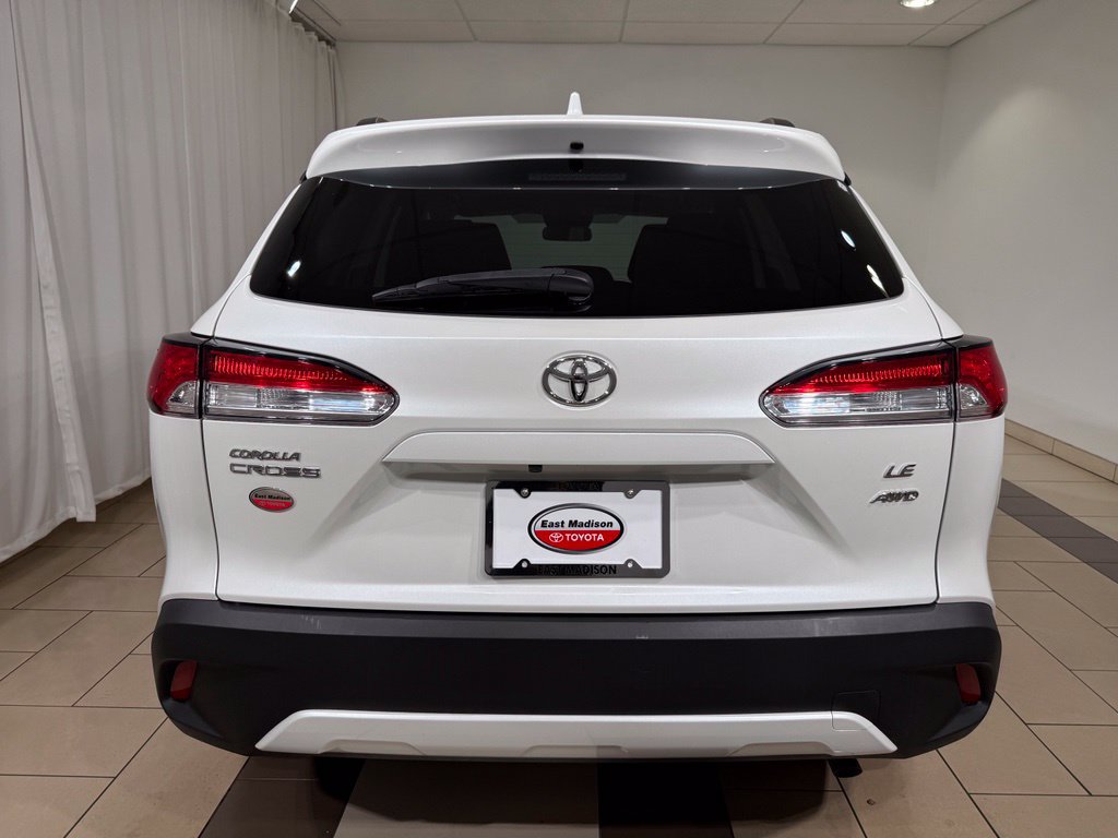 Certified 2023 Toyota Corolla Cross LE w/ Moonroof Package AWD/4WD image 4