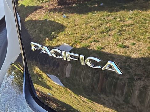 New 2026 Chrysler Pacifica Select image 6