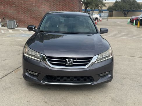Used 2015 Honda Accord Touring image 2