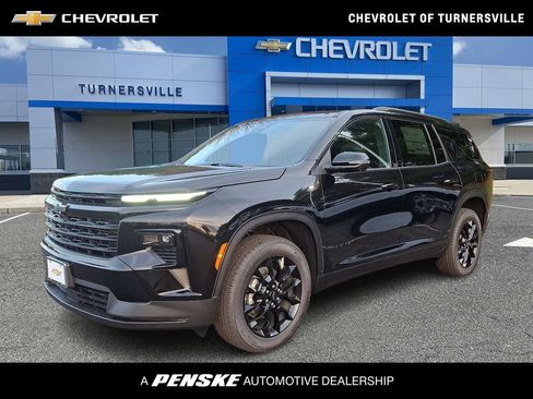 New 2026 Chevrolet Traverse LT image 1