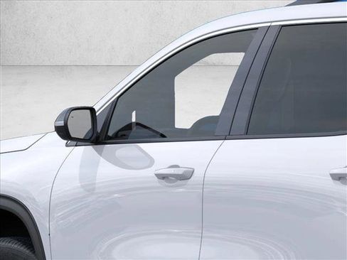 New 2025 Chevrolet Traverse LT w/ Driver Confidence Package image 12