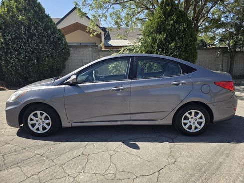 Used 2014 Hyundai Accent GLS image 2