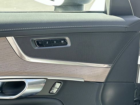 New 2026 Volvo XC90 B5 Plus AWD/4WD image 12