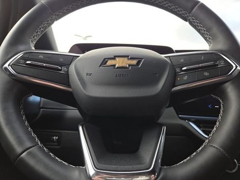 Used 2024 Chevrolet Equinox EV LT image 32