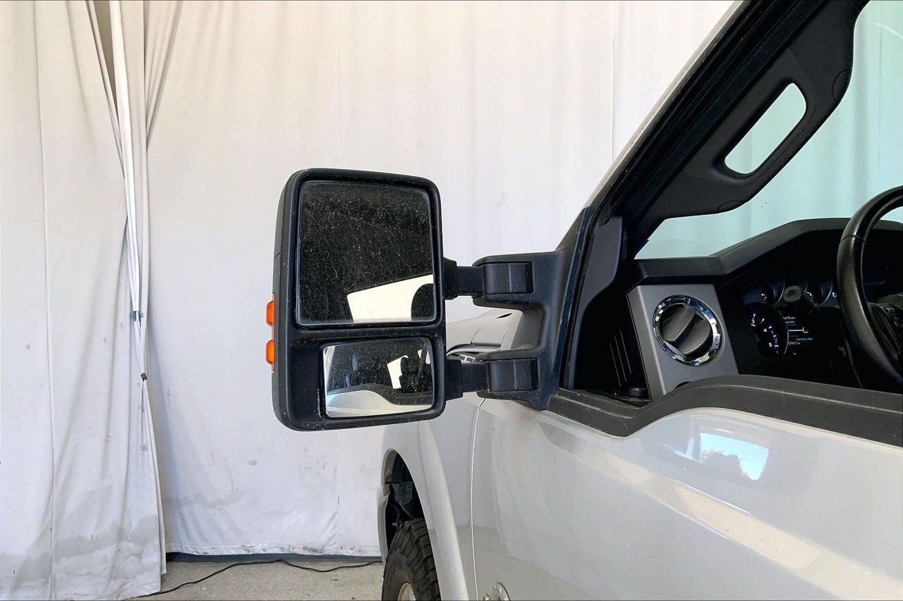 Used 2016 Ford F250 Lariat w/ Lariat Ultimate Package AWD/4WD image 10