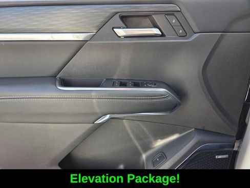Used 2025 GMC Acadia Elevation FWD image 21