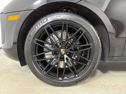Certified 2022 Porsche Macan GTS image 13
