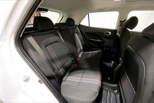Used 2025 Hyundai Venue SEL FWD image 27