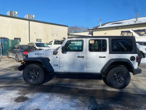 Used 2023 Jeep Wrangler Unlimited w/ Cold Weather Group image 9
