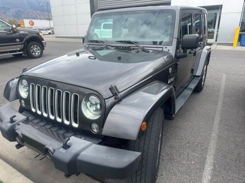 Used 2016 Jeep Wrangler Unlimited Sahara w/ Connectivity Group AWD/4WD image 2