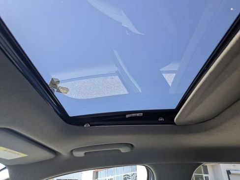 Used 2025 Hyundai Elantra SEL image 25