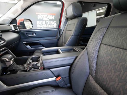 Used 2023 Toyota Tundra Limited AWD/4WD image 10