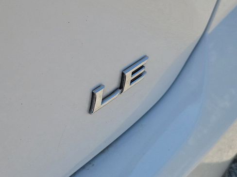 Used 2025 Toyota Camry LE image 8