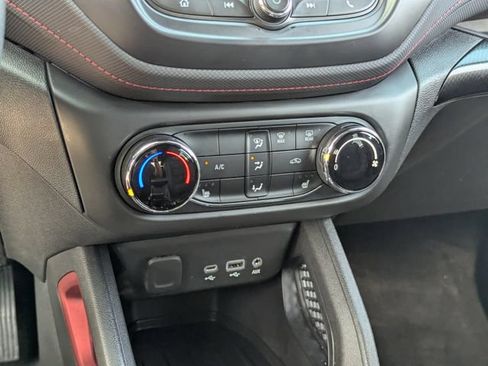 Used 2022 Chevrolet TrailBlazer RS FWD image 25