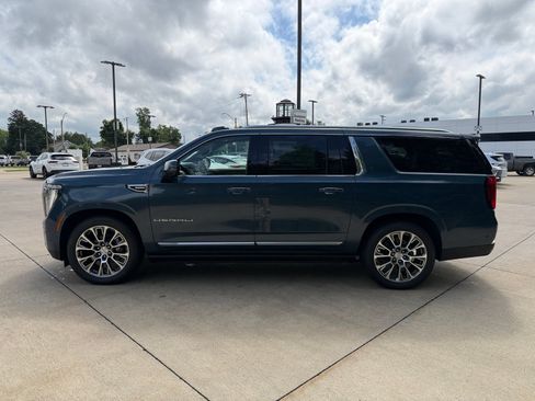 New 2026 GMC Yukon XL Denali w/ Denali Reserve Package AWD/4WD image 8