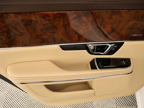 Used 2018 Jaguar XJ L Portfolio image 17