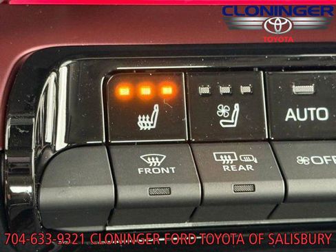 New 2025 Toyota Prius Plug-In Hybrid image 19