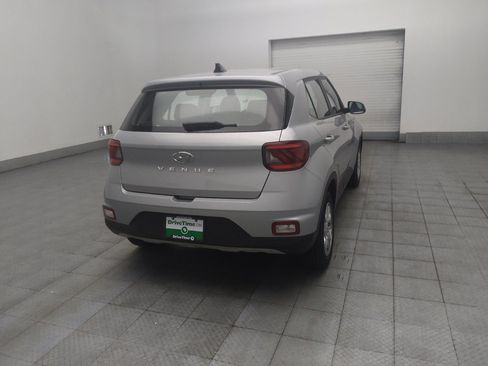 Used 2021 Hyundai Venue SE FWD image 9