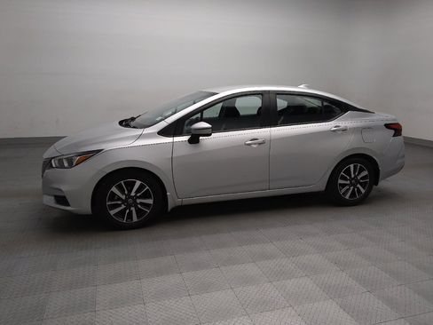 Used 2021 Nissan Versa SV FWD image 2