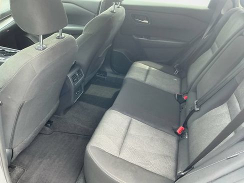 Used 2025 Nissan Rogue SV FWD image 14