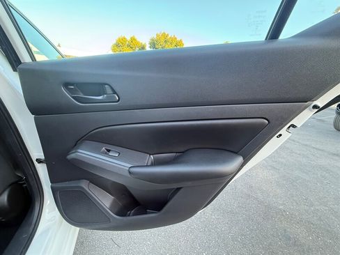 Used 2025 Nissan Altima 2.5 S FWD image 32