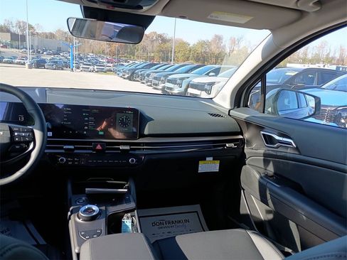 New 2026 Kia Sportage EX w/ EX Panoramic Sunroof Package image 11