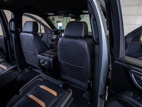 Used 2023 GMC Yukon XL AT4 AWD/4WD image 22