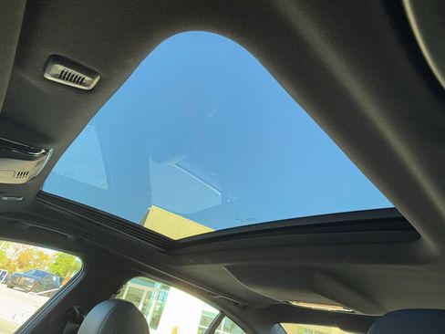 Certified 2023 BMW 530e w/ M Sport Package image 23