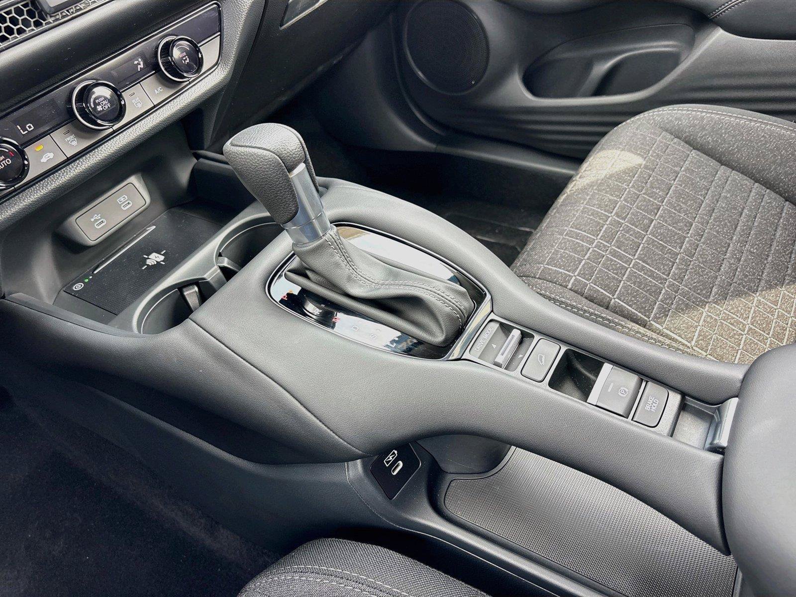 Certified 2027 Honda HR-V LX image 19