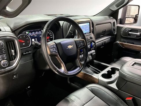 Used 2022 Chevrolet Silverado 3500 High Country w/ Technology Package image 18