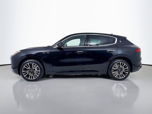 New 2025 Maserati Grecale GT image 5