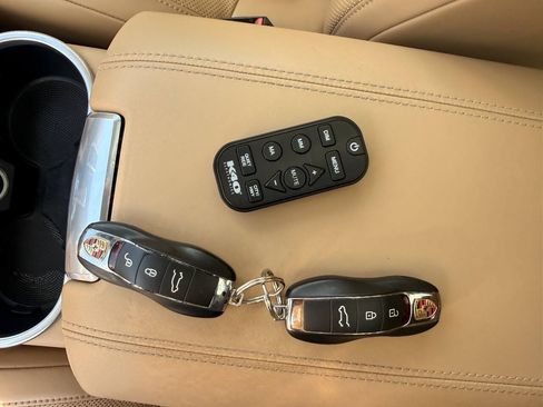 Used 2016 Porsche Cayenne S AWD/4WD image 21
