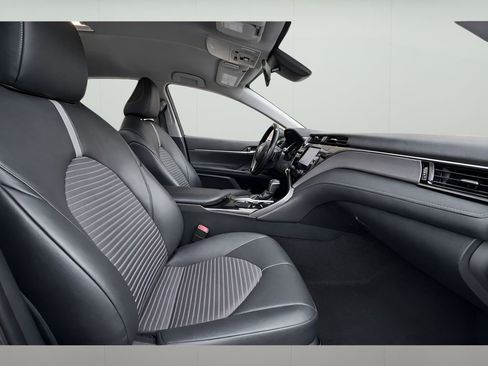 Used 2019 Toyota Camry SE image 22