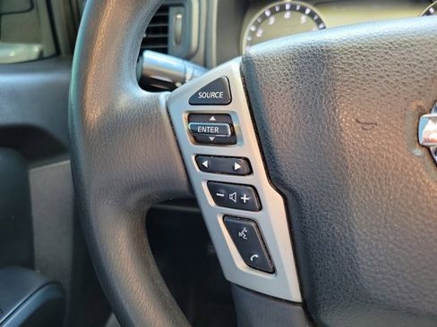 Used 2021 Nissan Titan S image 26