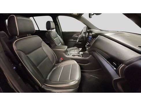 Used 2023 Chevrolet Traverse Premier AWD/4WD image 18