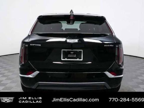 Certified 2025 Cadillac Optiq Luxury 2 w/ LPO, Floor Liner Package image 31