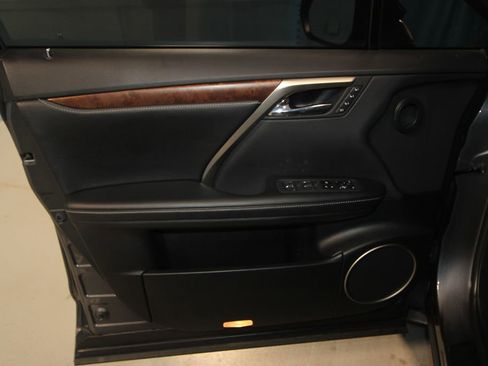 Used 2022 Lexus RX 350L Premium image 5